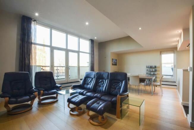 Lounge Dining Area