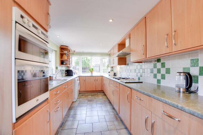 L-Shaped Fitted Kitchen Dining Room