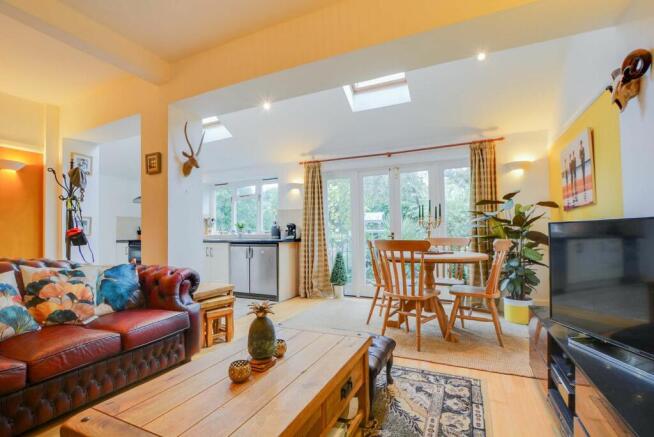 Living Dining Area