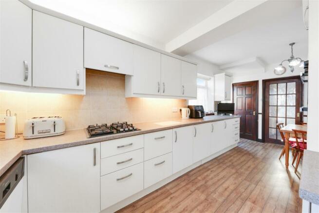 2 Kitchen.jpg