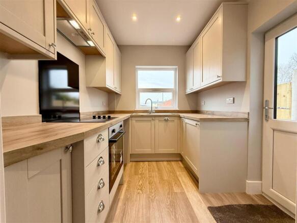Kitchen (1).jpg