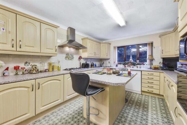 2 Breakfast Kitchen