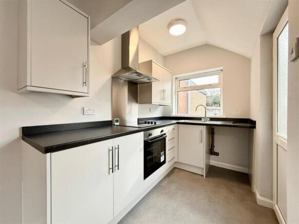 Kitchen (2).jpg