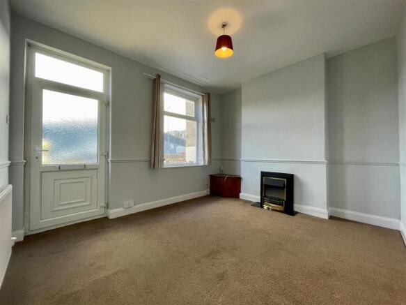 3 Sitting Room.jpg