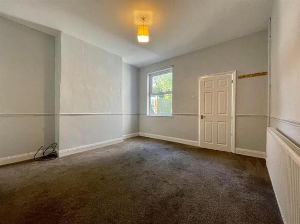 4 Dining Room.jpg