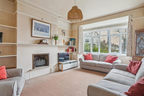 Pitshanger Lane, Ealing