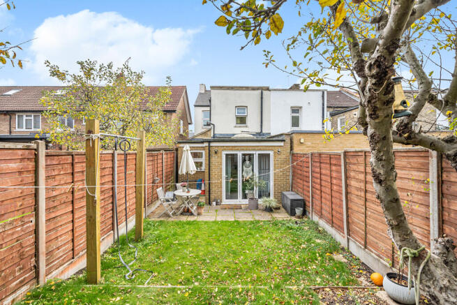 172 Whitestile Rd...