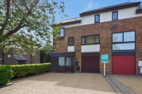 Rosewood Lane, * Close To East Beach & Railway *, Shoeburyness, Essex, SS3