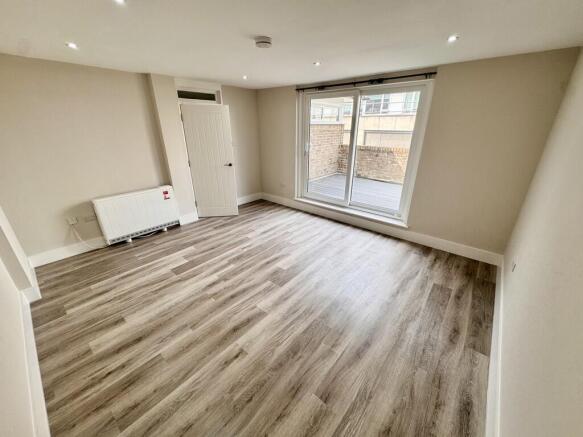 1_9 Phoenix Court...