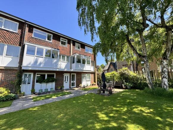 22 Glebe Court - ...