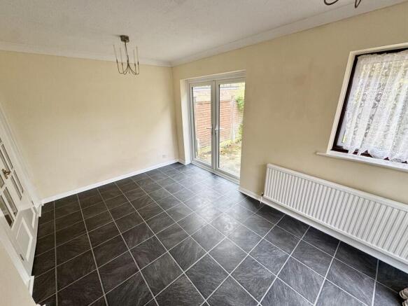 90 Broadacres - D...