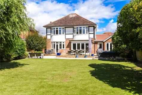 Beach Avenue, Barton on Sea, New Milton, Hampshire, BH25