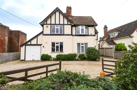 Cliffe Road, Barton on Sea, New Milton, Hampshire, BH25