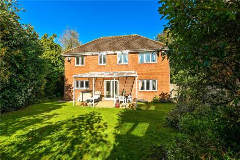 Lake Grove Road, New Milton, Hampshire, BH25