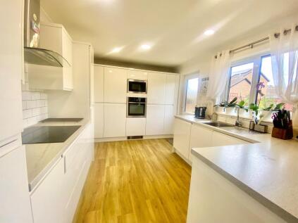 Pacific Close, March