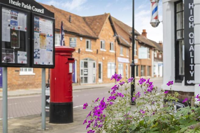 Theale-High-Street.JPG