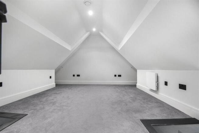 The Granary - mezzanine bedroom.jpg