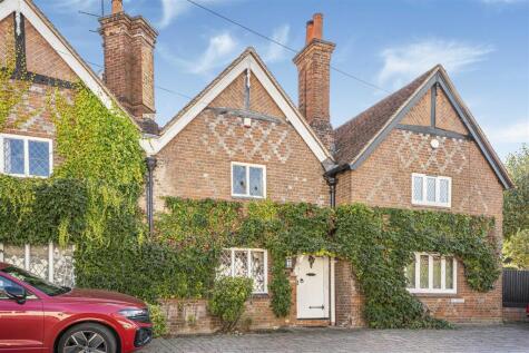 Clandon, Pearson Road, Sonning, RG4