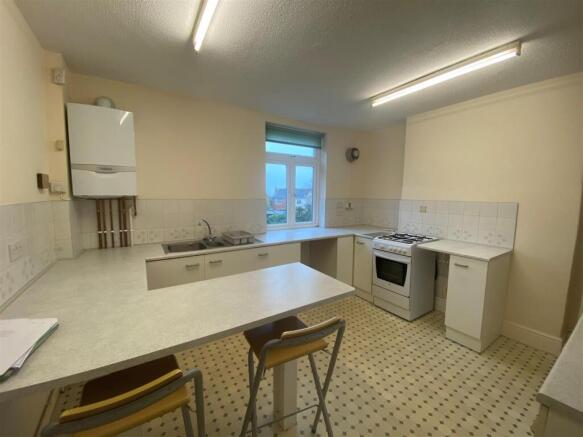 36 Belmont kitchen.jpg