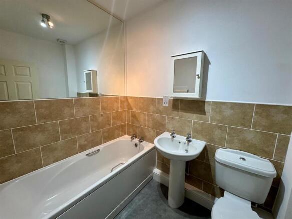 8 Pick bathroom.jpg