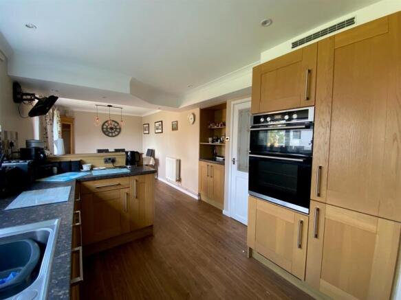 Kitchen Dining Room.jpg
