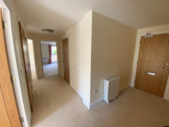 38 Cartwright entrance hall.jpg
