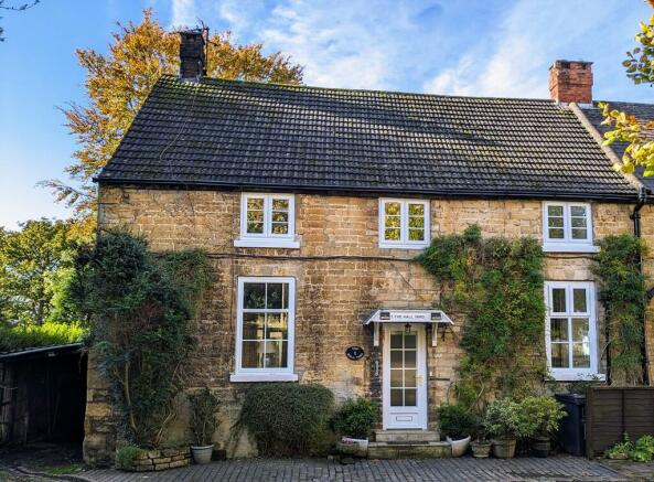 3 bedroom cottage for sale in Hall Yard Burton Lincoln LN1