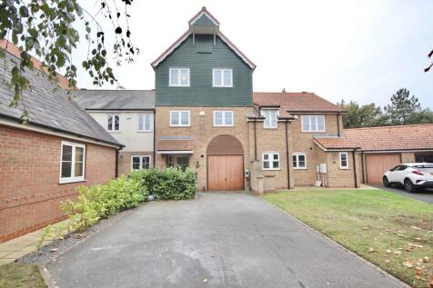 Park Lane, Burton Waters