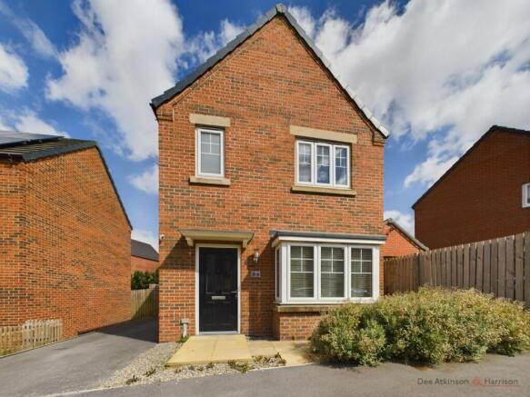 3 Bedroom Detached House - For Sale