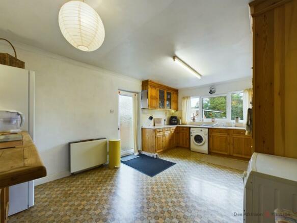 Kitchen/Dining Area