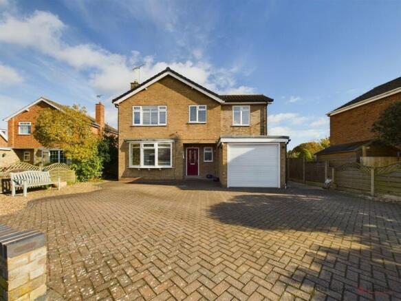 4 Bedroom Detached House - For Sale