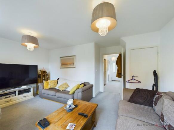 3 Bedroom Mid Terrace House - For Sale