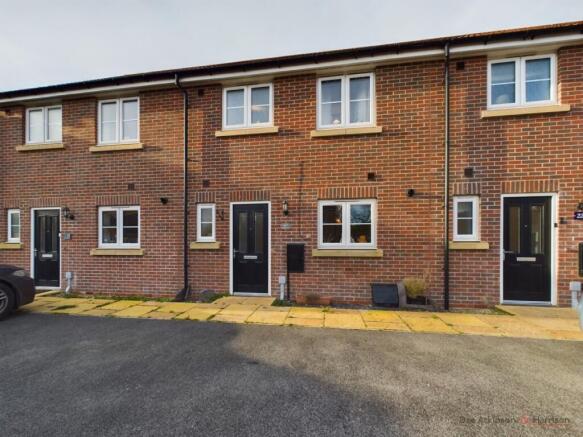 3 Bedroom Mid Terrace House - For Sale