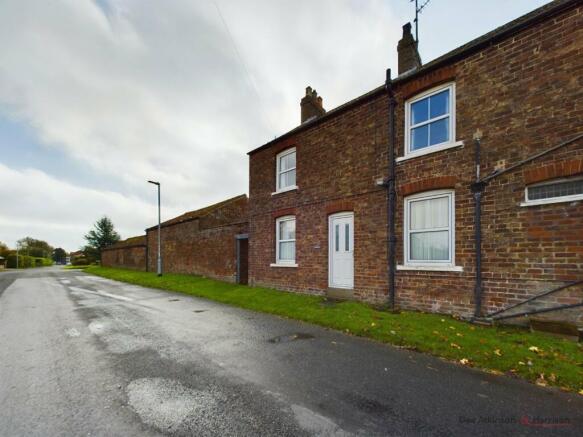 3 Bedroom End-Terrace House - For Sale