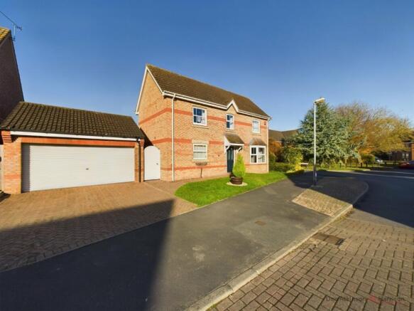 4 Bedroom Detached House - For Sale