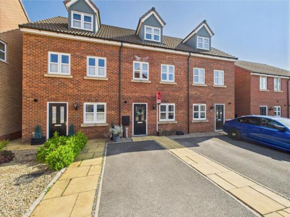 3 Bedroom Mid Terrace House - For Sale