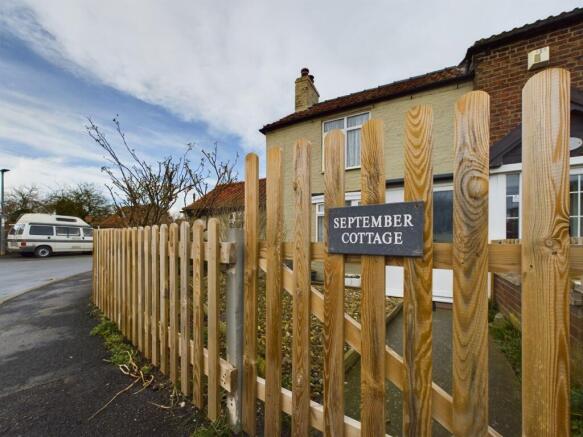 2 Bedroom End Terrace Cottage - For Sale