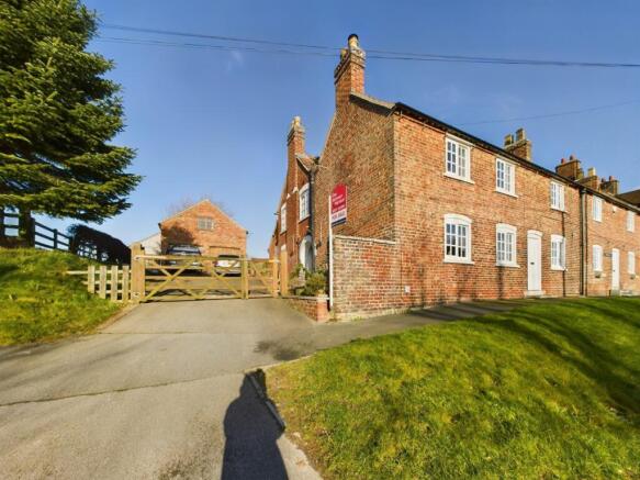 4 Bedroom End Terrace House - For Sale