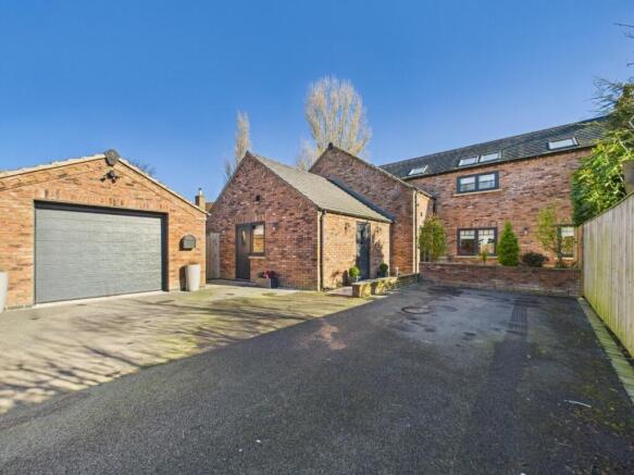 4 Bedroom Detached House - For Sale