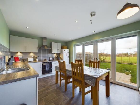 Kitchen/Dining Area