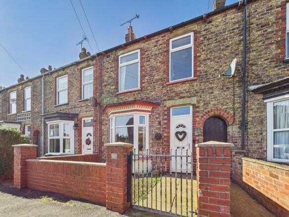 3 Bedroom Mid Terrace House - For Sale