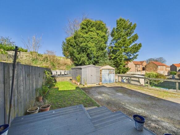 3 Bedroom End terrace House - For Sale