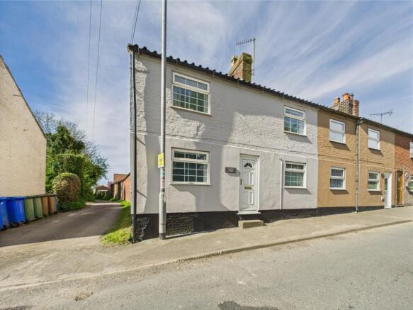 4 Bedroom Cottage - For Sale