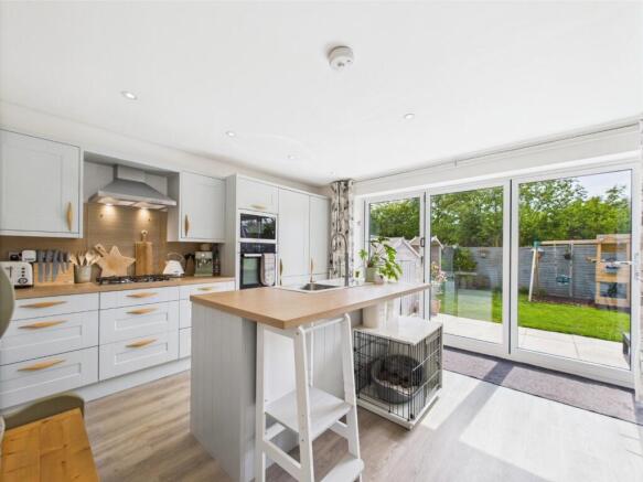 Kitchen/Dining Area