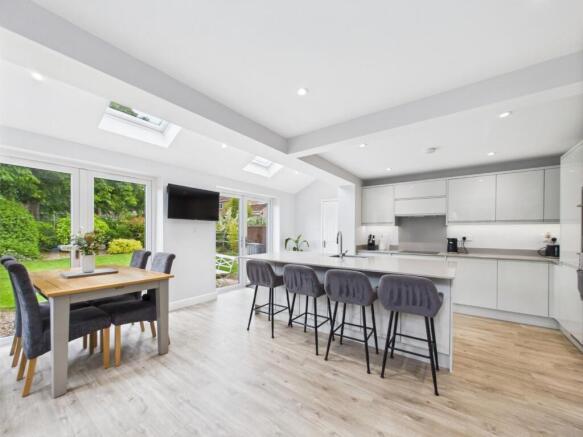Kitchen/Dining Area