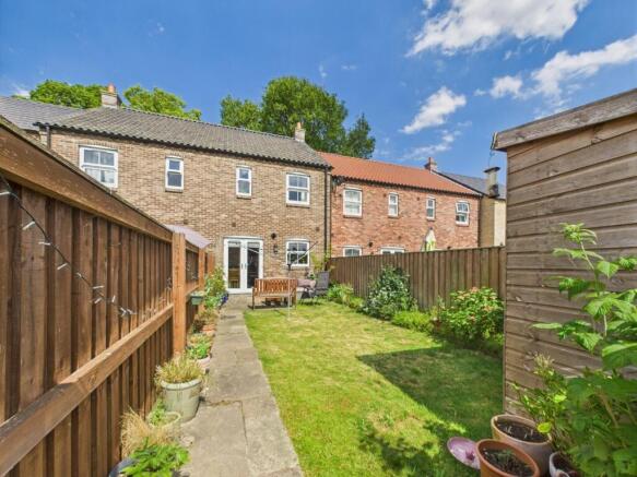 3 Bedroom Mid Terrace House - For Sale