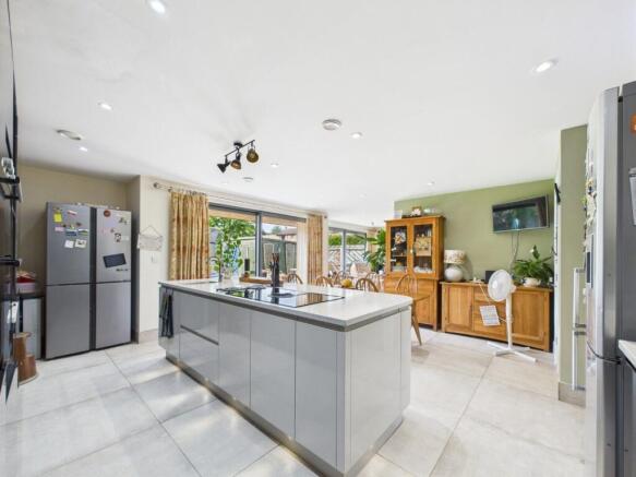 Kitchen/Breakfast Area