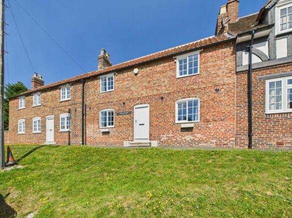 3 Bedroom Mid Terrace House - For Sale
