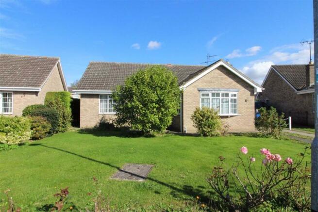 3 bedroom detached bungalow for sale in Bracken Road, Driffield, East ...