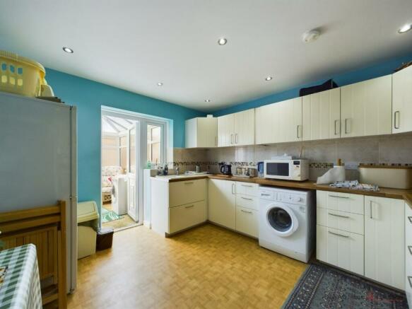 Kitchen/Dining Area